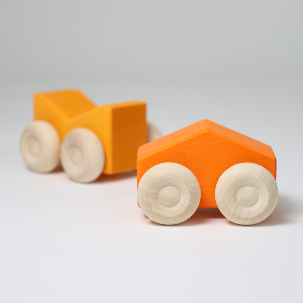 09331_Stapel_Autos_orange_Grimms_03